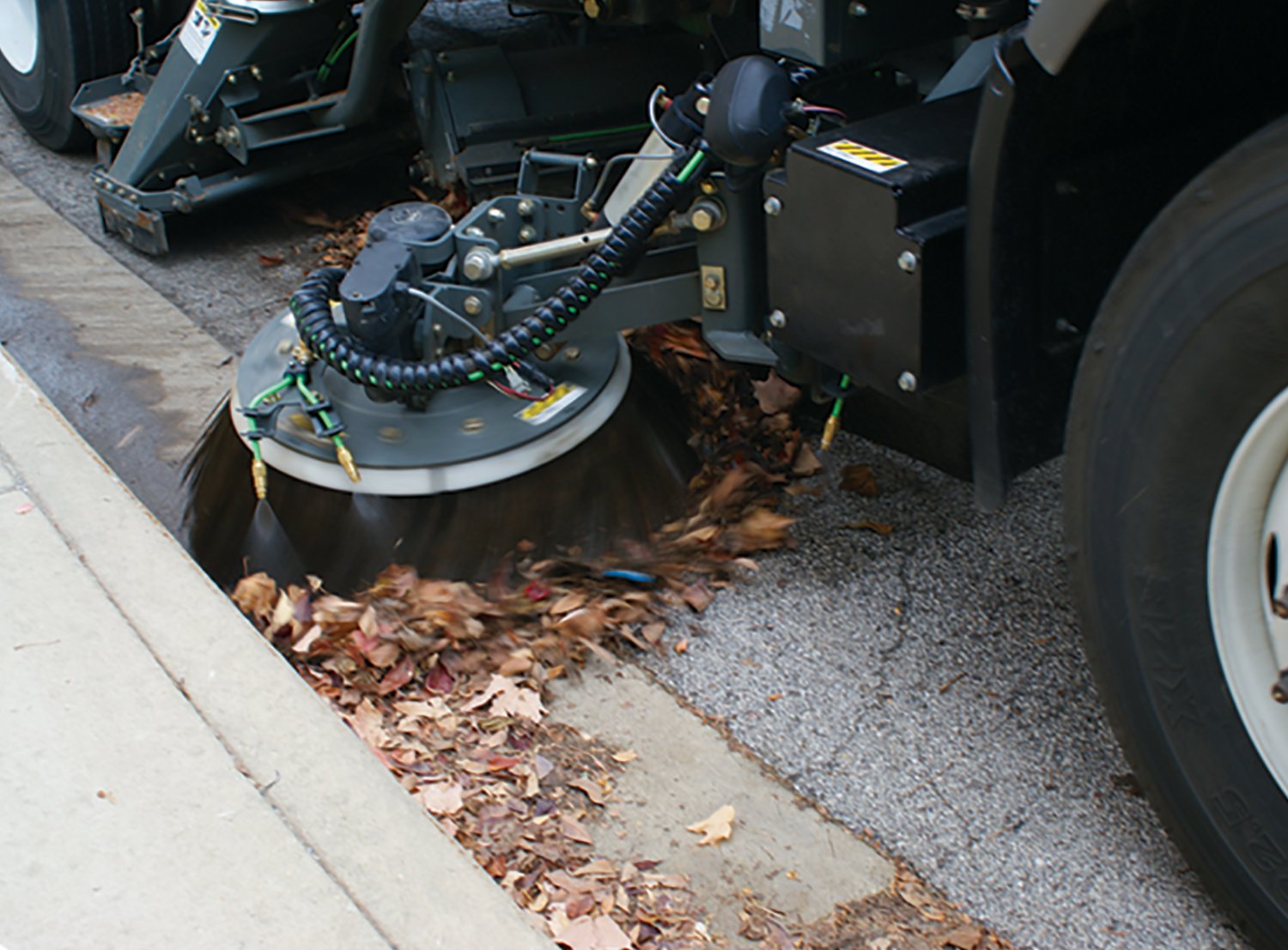 Megawind Leaf Sweep